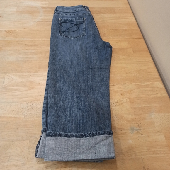 Chicos Platinum size 1 short denim cropped Capri jeans, rolled cuff - Picture 6 of 10